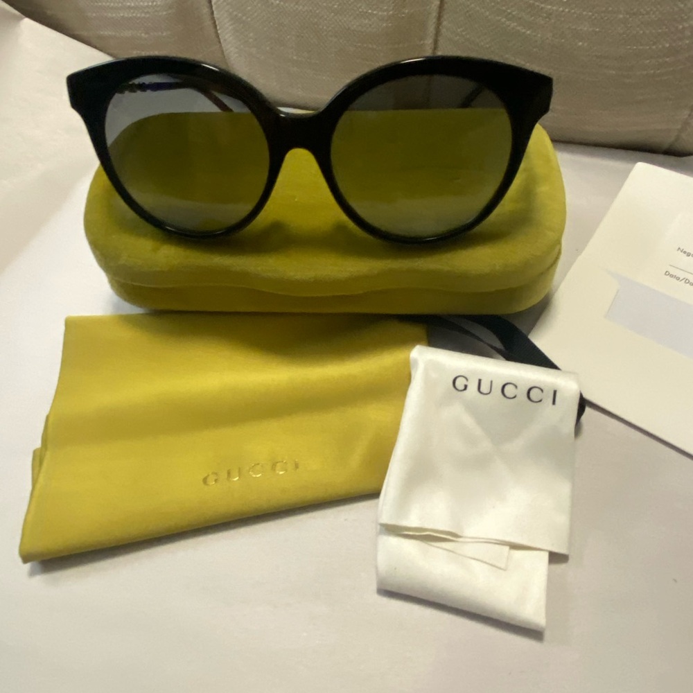 New Gucci Sunglasses Round GG0653S -NEW, Black,Gold, Women’s
